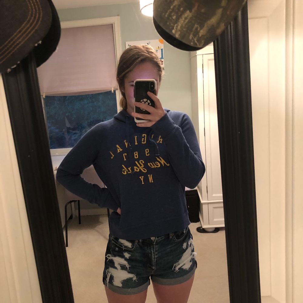 Cropped sweatshirt